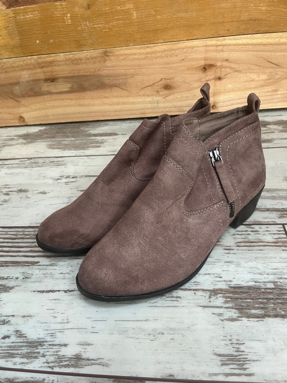 Arizona Jean Co Garrity Taupe Ankle Boots Faux Suede Memory Foam 9W NWT - Picture 14 of 14